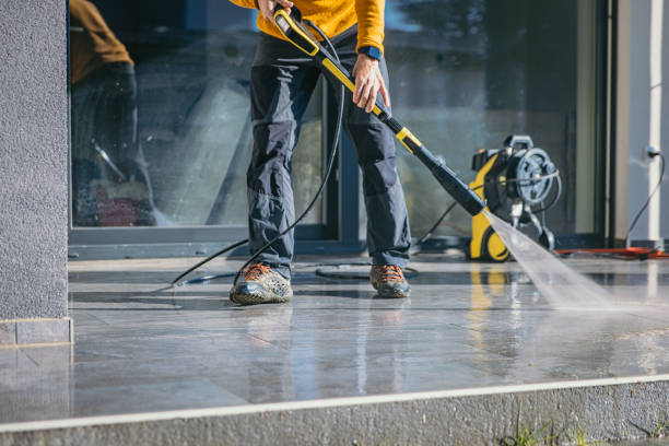 Garage Pressure Washing in Hamilton, MO